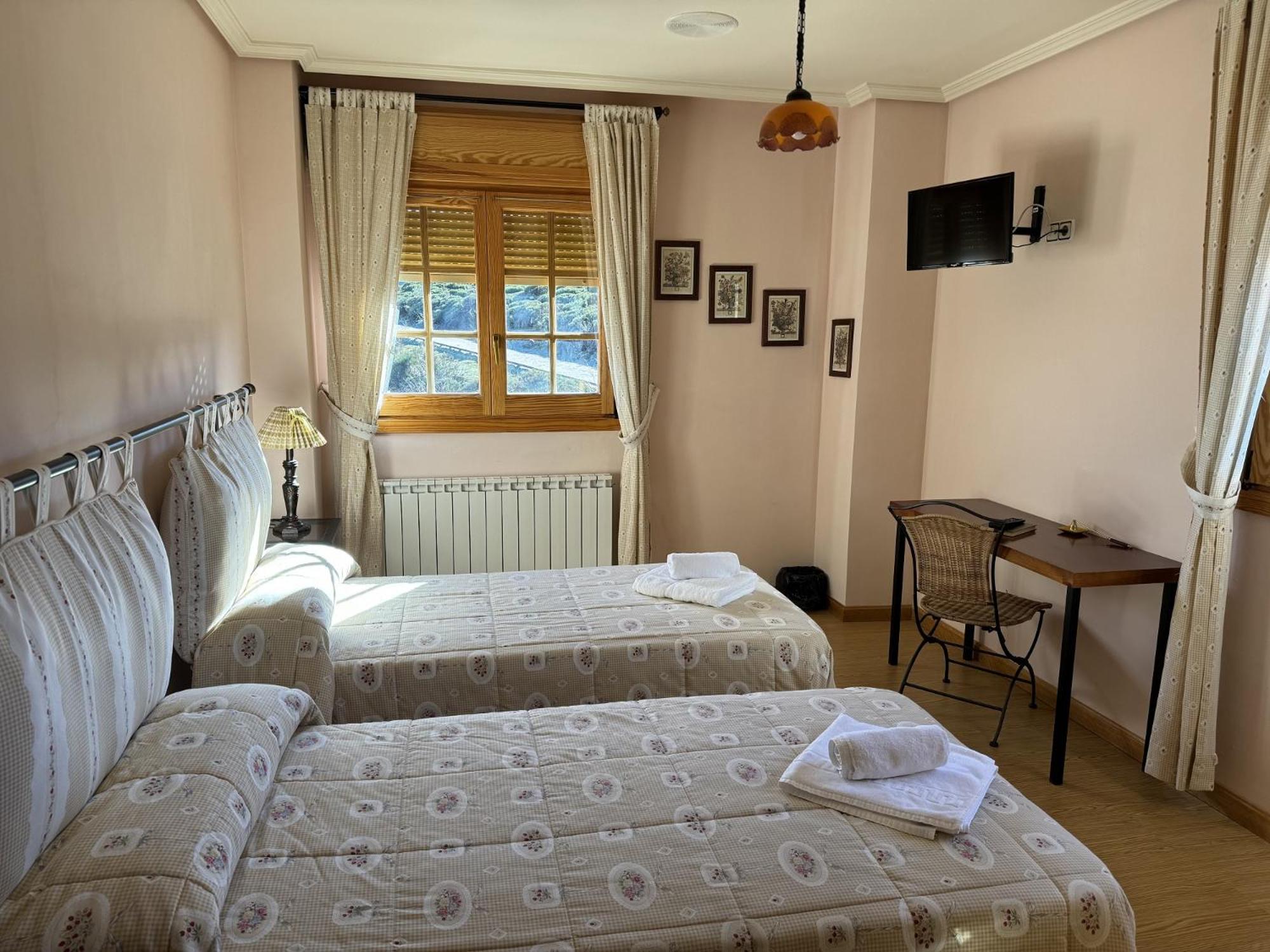 Hotel Pico Espiguete Альба-де-лос-Карданьос Экстерьер фото