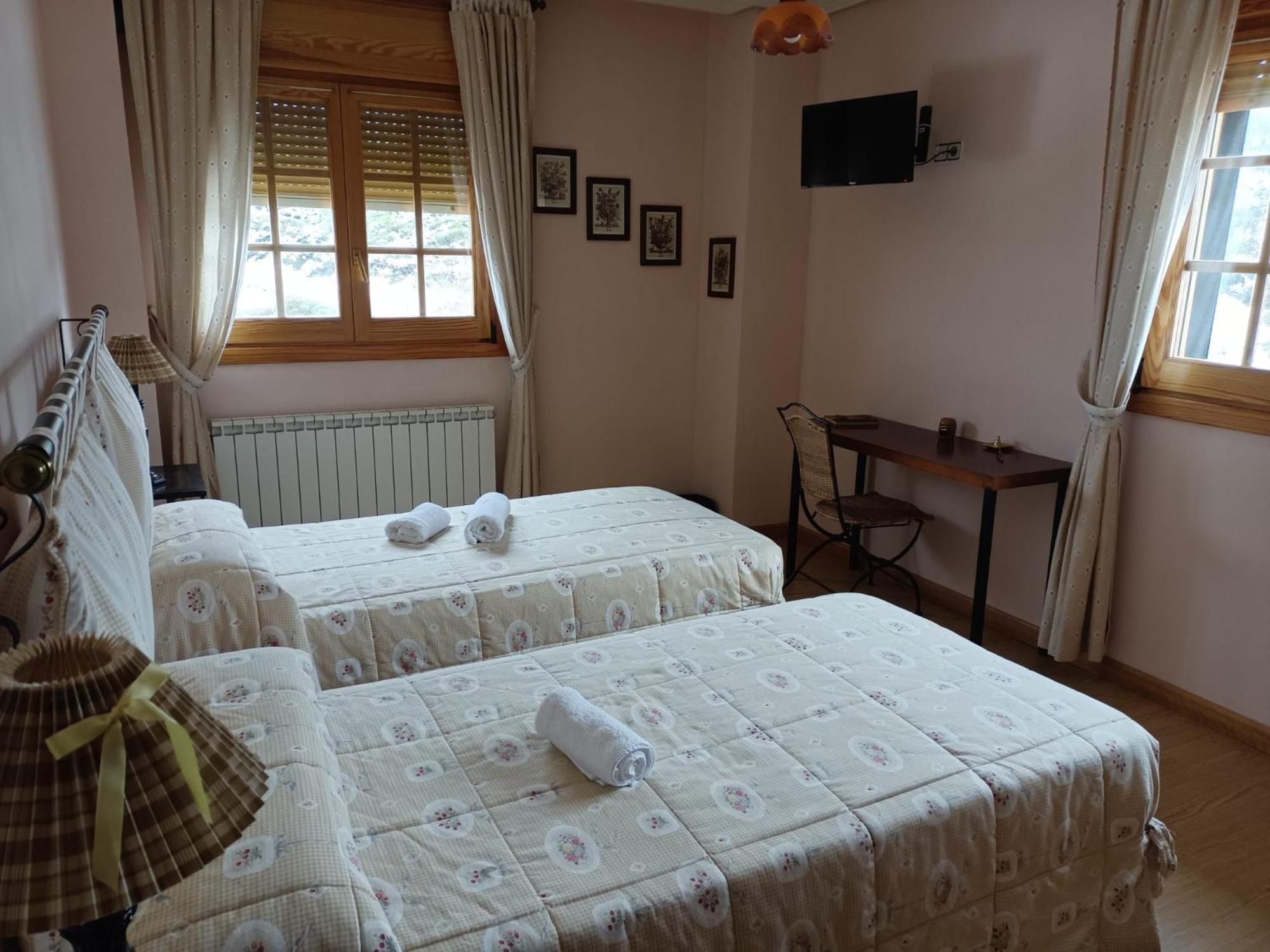 Hotel Pico Espiguete Альба-де-лос-Карданьос Экстерьер фото